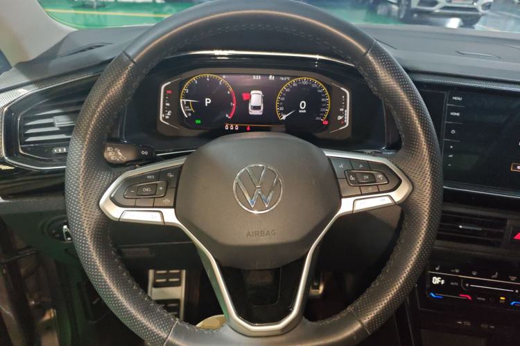 Used Volkswagen Tayron X 2020 330TSI Two-Wheel Drive Luxury Smart Connectivity Version Steering Wheel