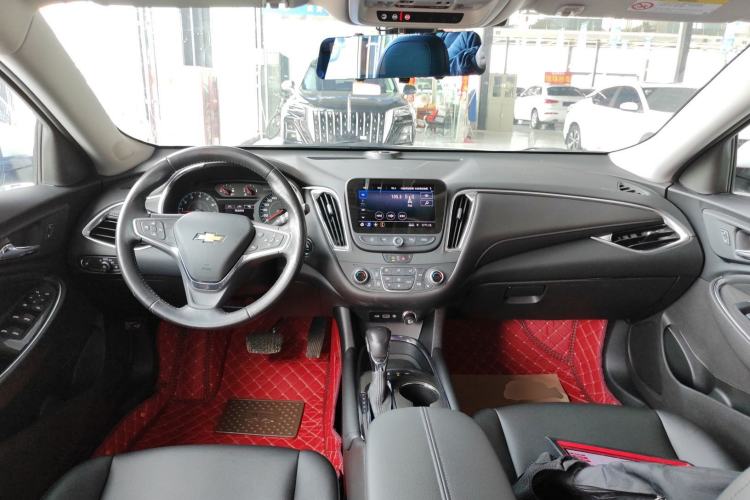 Used Chevrolet Malibu XL 2022 535T Automatic Sport Edition Center Console