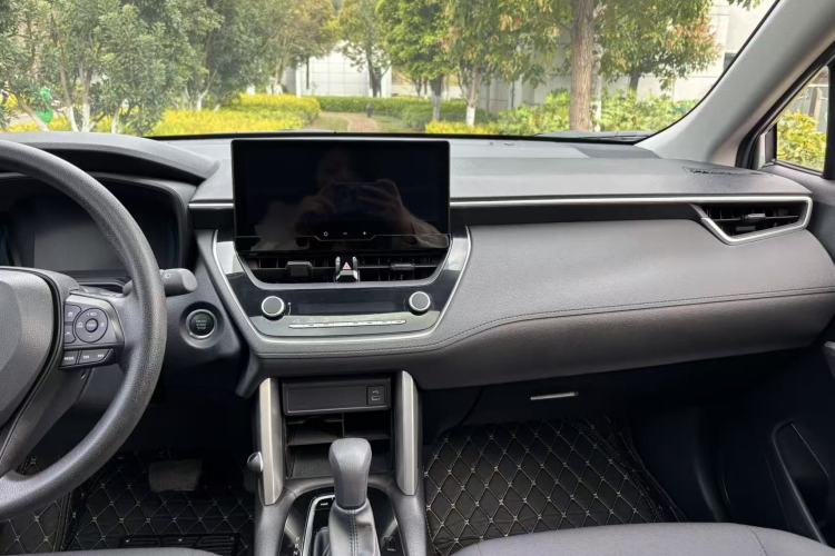 Used Toyota Corolla Cross 2023 2.0L Elite Edition Interior 9