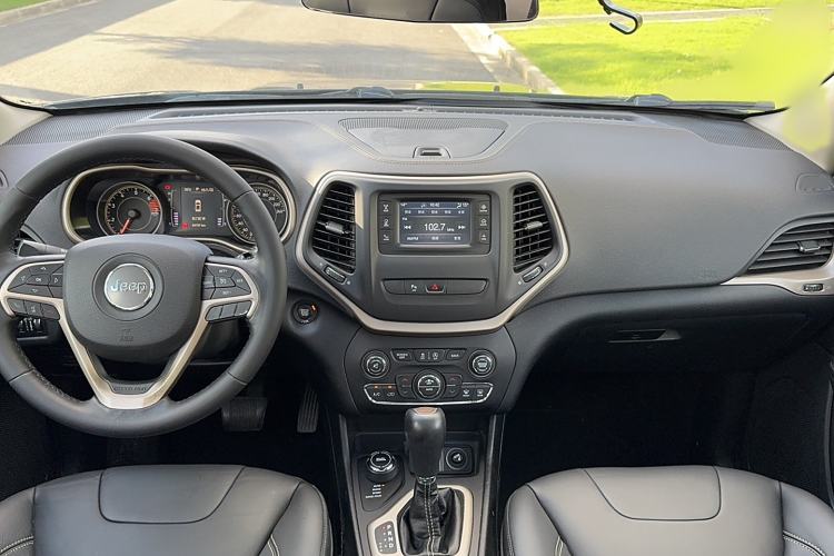 Used Jeep Cherokee 2016 2.4L Professional Edition