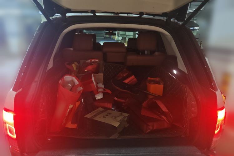 Used Land Rover Range 2016 3.0 SC V6 Vogue SE Long-Wheelbase Edition Trunk