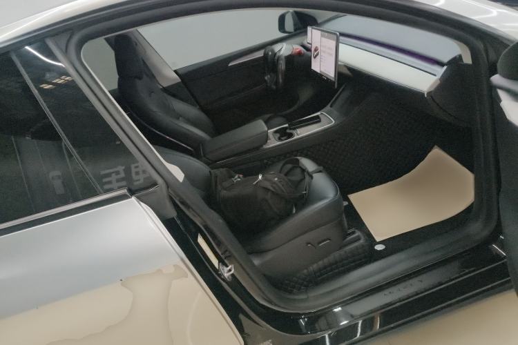 Used Tesla Model Y 2023 Rear-Wheel-Drive Version