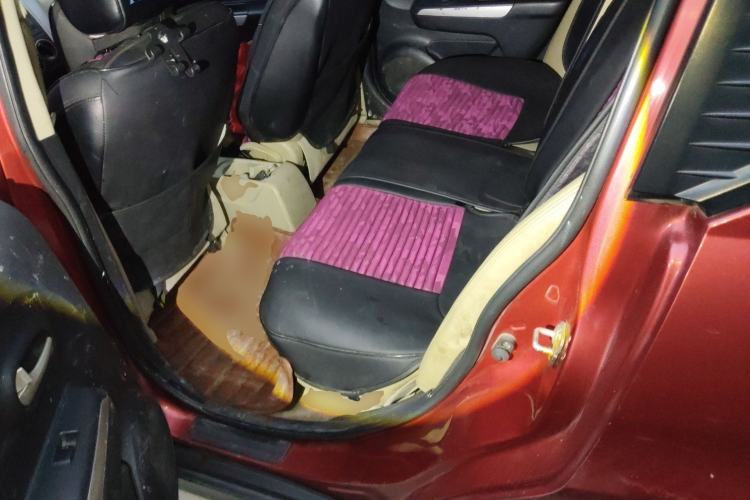 Used Venucia R50 2013 1.6L Manual Luxury Edition