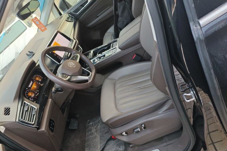 Used Volkswagen Viloran 2024 330TSI Luxury Edition