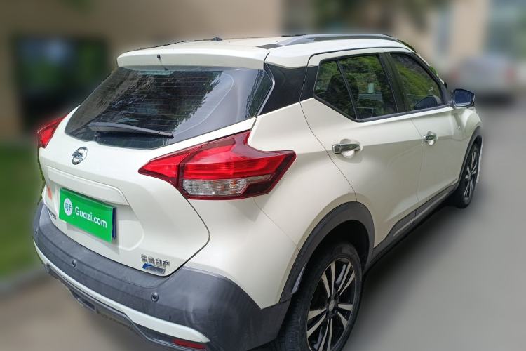 Used Nissan Kicks 2017 1.5L CVT Smart Drive Edition Rear Right 45 Deg