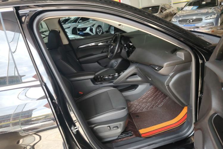 Used Buick Envision 2023 Encore Plus 652T Five-Seat Luxury Model Right Front Seat