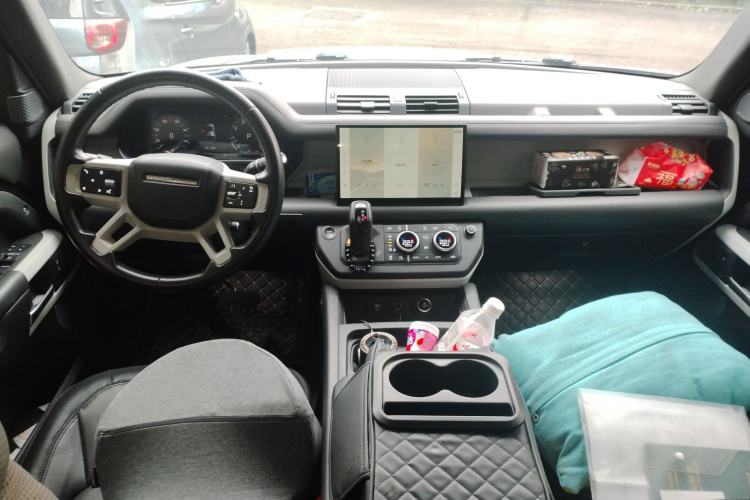 Used Land Rover Defender 2022 110 P400 X-DYNAMIC HSE Center Console