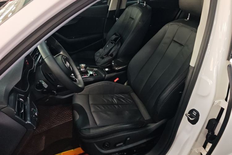 Used Audi A4L 2019 40 TFSI Fashion Edition China VI Emission Standard