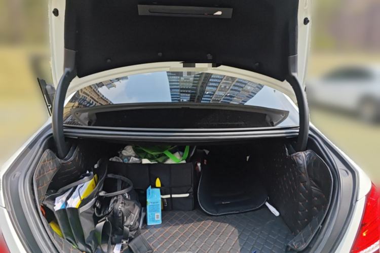 Used Mercedes-Benz E-Class 2016 E 200 L Sport Edition Trunk