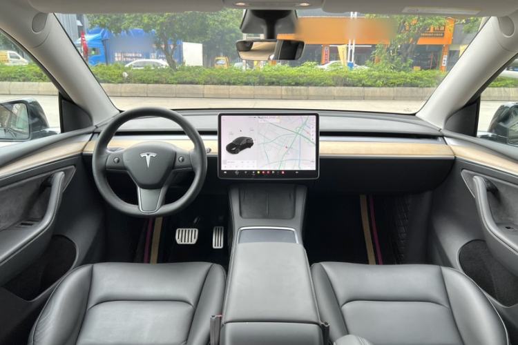 Used Tesla Model Y 2021 Standard Range Rear-Wheel Drive Version Interior 3