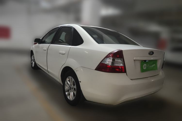 Used Ford Focus 2013 Sedan Classic 1.8L Manual Base Model
