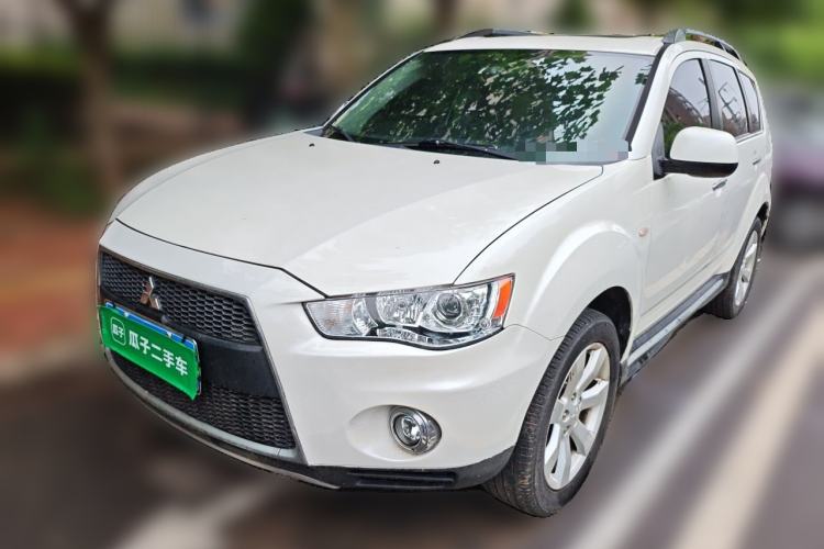 Used Mitsubishi Outlander 2012 Kicks 2.4 Fashion Navigation Edition Guazi used car, China used car export, Used car for sale, Used cars, Cheapest cars for sale
