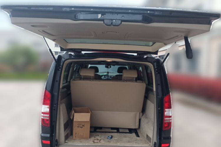 Used Mercedes-Benz Viano 2014 3.5L Premier Edition Trunk