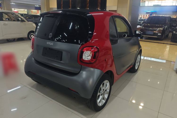 Used smart fortwo 2015 1.0L 52 kW hardtop Dynamic version