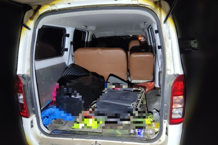 Used Wuling Rongguang V 2016 1.5L Practical Version Trunk