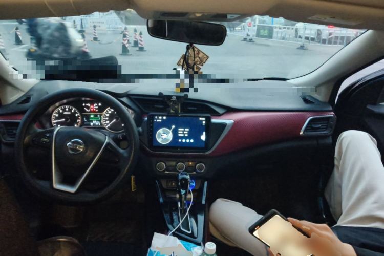 Used Nissan Lannia 2016 1.6L CVT Cool Edition Center Console