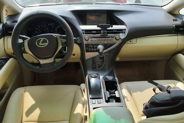 Used Lexus RX Classic 2012 270 Elegant Edition Center Console