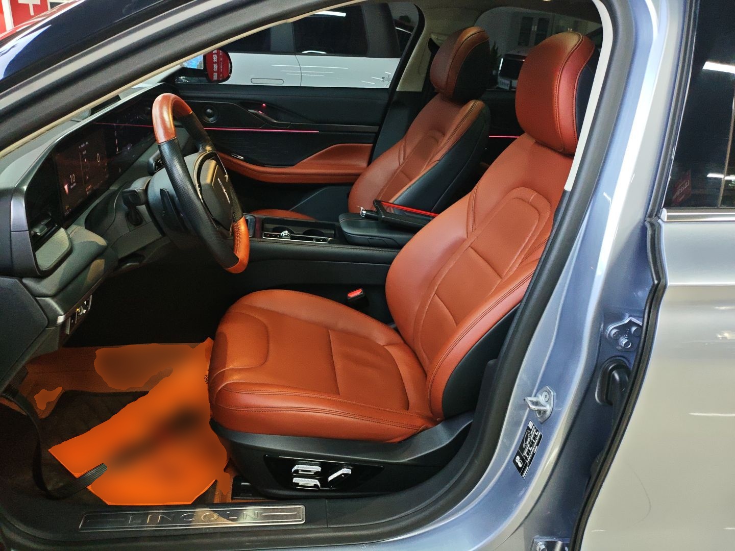 Переднее сиденье в автомобиле