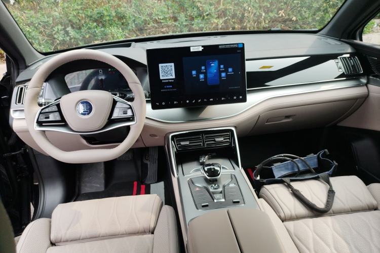 Used BYD Tang New Energy 2025 Intelligent Driving Version DM-i 115KM Flagship Edition Center Console