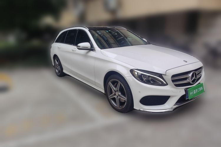 Used Mercedes-Benz C-Class 2015 C 200 station wagon Front Right 45 Deg