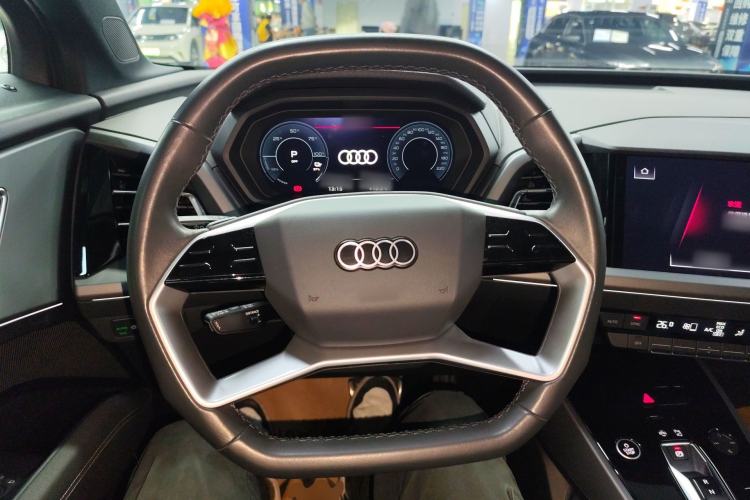 Used Audi Q5 e-tron 2023 40 e-tron Shining Edition Mecha Kit
