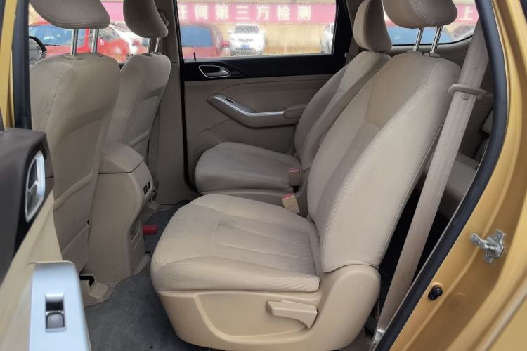 Used Baojun 730 2014 1.5L manual standard trim 7 seats Left Rear Seat