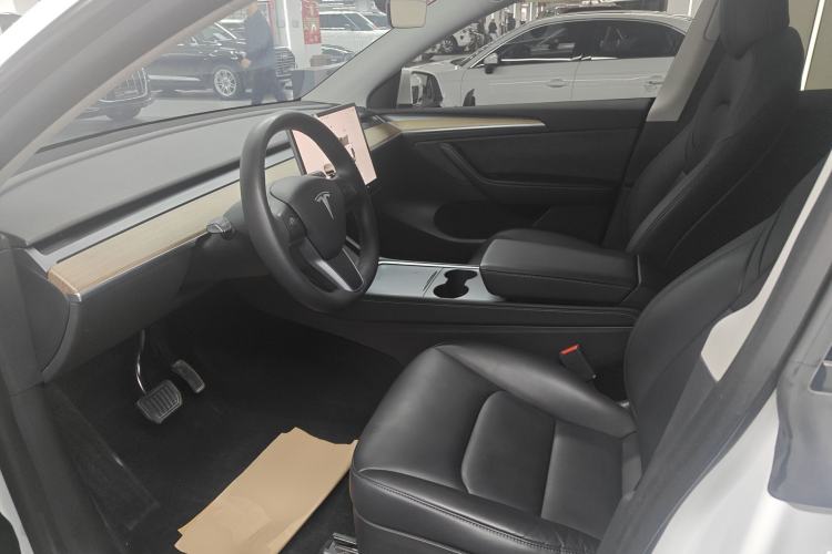 Used Tesla Model Y 2022 Rear-Wheel-Drive Version