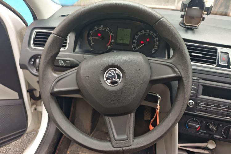 Used Skoda Rapid 2015 1.6L Manual Smart Selection Model