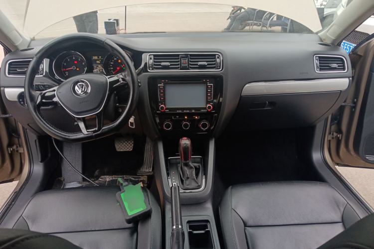 Used Volkswagen Sagitar 2015 1.6L Automatic Comfort Model