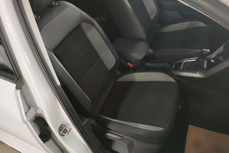 Used Volkswagen T-ROC 2022 280TSI DSG Two-Wheel Drive Elite PLUS