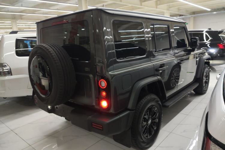 Used 212 T01 2024 2.0T Explorer
