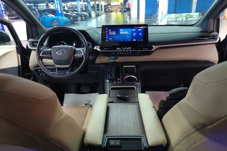 Used Toyota Granvia 2023 2.5L Hybrid Prestige PLUS Edition
