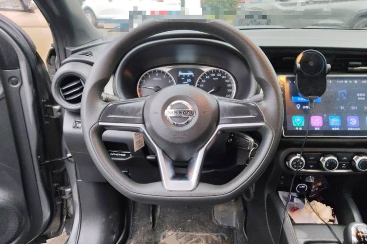 Used Nissan Kicks 2017 1.5L Manual Cool Dynamic Edition
