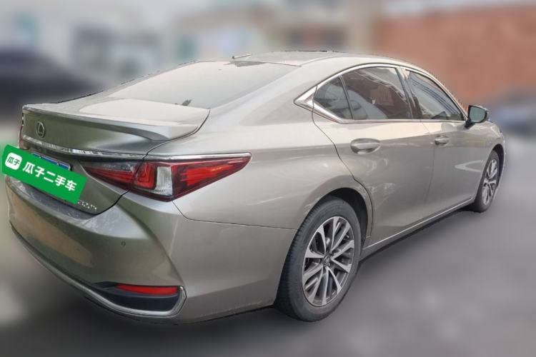 Used Lexus ES 2022 300h Excellence Edition