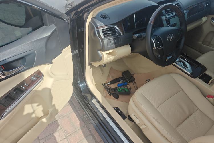 Used Toyota Camry 2015 Dual-Engine 2.5 HG Luxury Navigation Edition