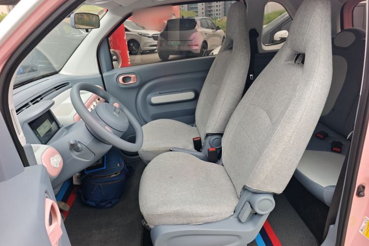 Used Bestune Pony 2024 170km Range Energizing Horse Left Front Seat