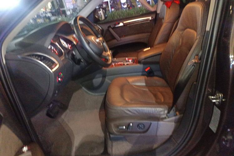 Used Audi Q7 2014 35 TFSI Sport Edition Left Front Seat