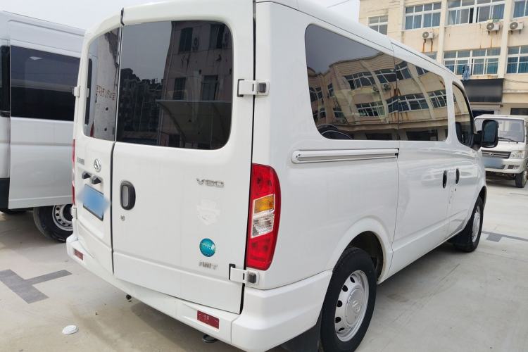 Used SAIC MAXUS Xintu V80 2023 2.0T AMT Classic Aoyuntong Short Wheelbase Ultra-Low Roof 5/6-Seater
