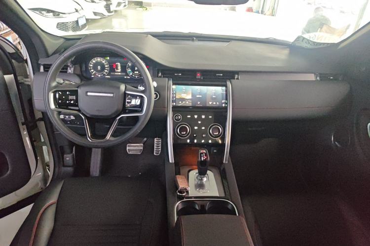 Used Land Rover Discovery Sport 2022 249 PS Metropolitan Edition 5 Seats Center Console