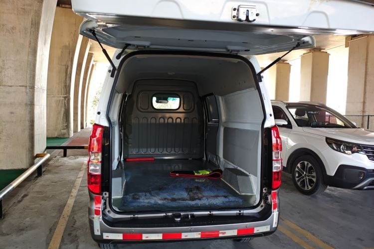 Used Jinbei New Hiace S 2023 1.5L Wealth Edition Van 2/5-Seater Non-Air-Conditioned Version SWC15M
