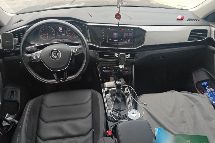 Used Volkswagen Tayron 2021 280TSI Two-Wheel Drive Luxury Smart Connectivity Version Center Console