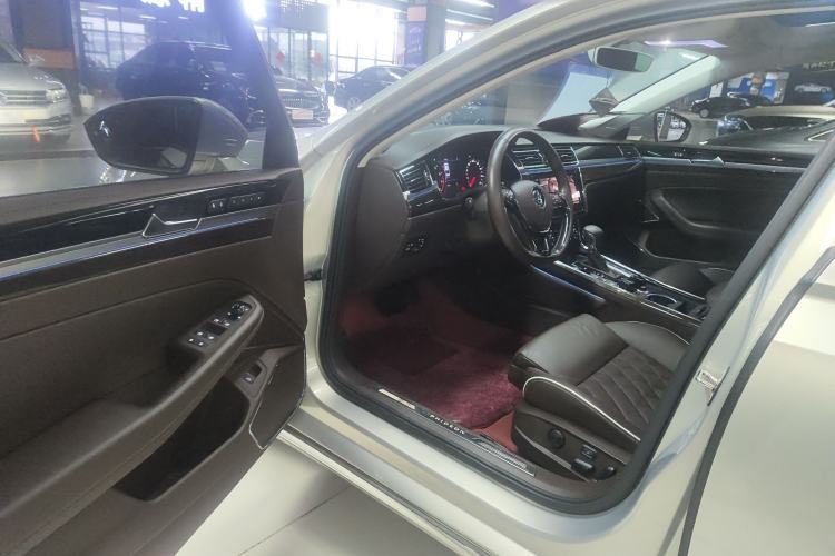 Used Volkswagen Phideon 2018 Revised Version 380TSI Two-Wheel-Drive Flagship Edition