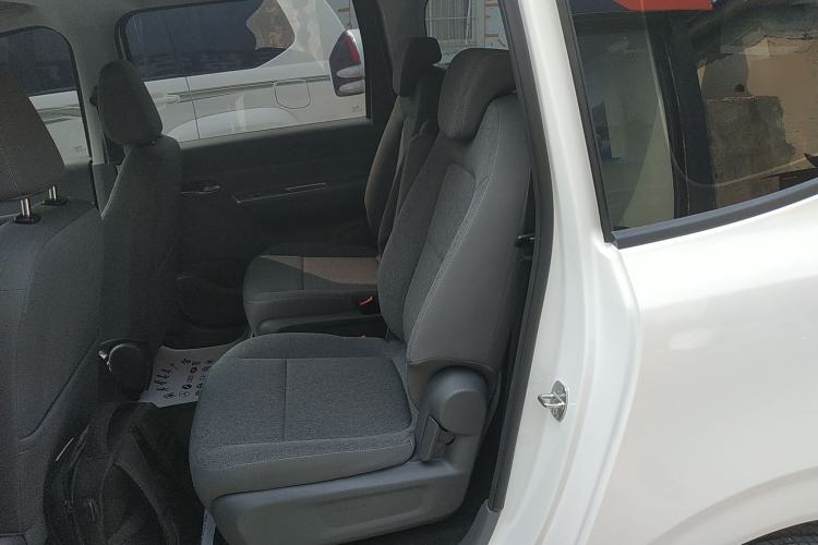 Used Wuling Hongguang New Energy 2025 Extended-Range Hybrid 50KM Comfort Version Left Rear Seat