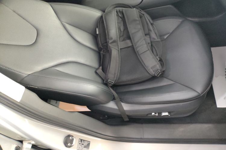 Used Hongqi E-QM5 2022 431 km Charge & Enjoy Edition
