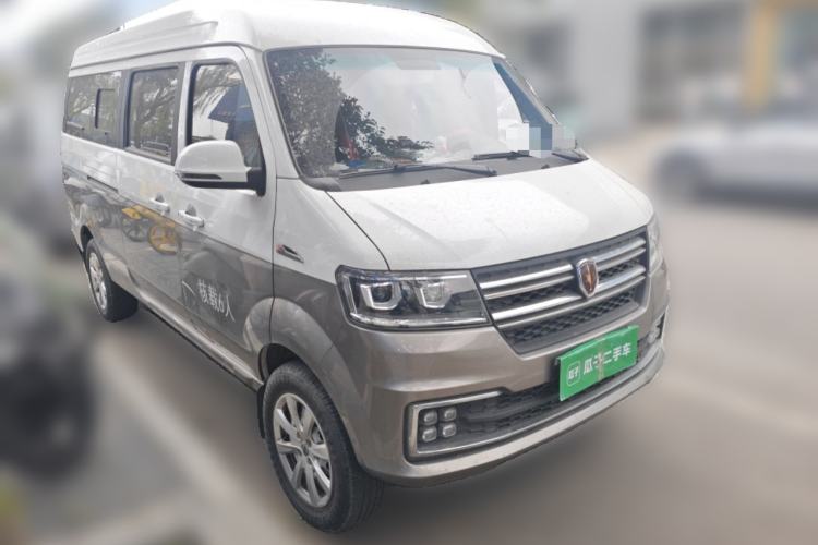 Used Jinbei New Hiace S 2023 1.5L Wealth Edition Passenger Van 5/6/7-Seater Central Air Conditioning Version SWC15M Front Right 45 Deg