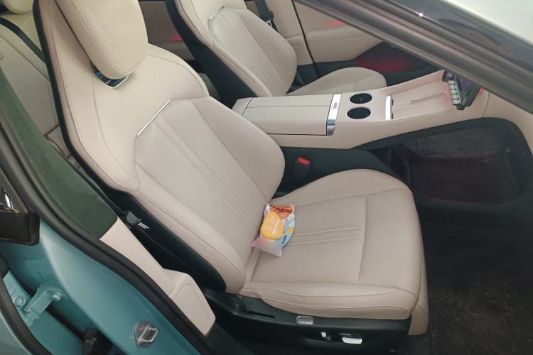 Used Xiaomi Auto YU7 2025 Ultra-Long Range High-Performance All-Wheel-Drive Max Edition
