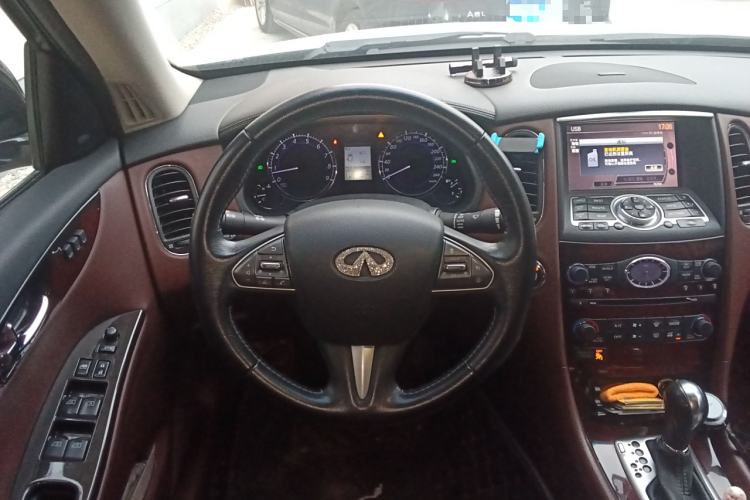 Used Infiniti QX50 2015 2.5L Luxury Edition Steering Wheel