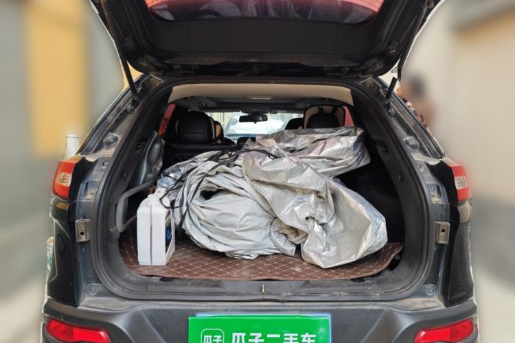 Used Jeep Cherokee 2016 2.0L Superior Edition