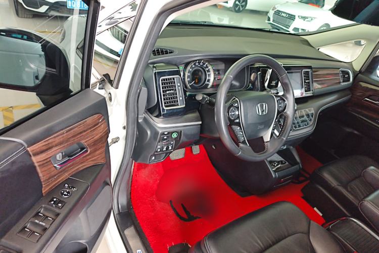 Used Honda Elysion 2016 2.4L Luxury Edition
