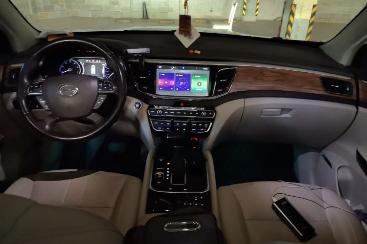 Used GAC Trumpchi GS8 2017 320T Two-Wheel Drive Prestige Version (7 Seats) Interior 2